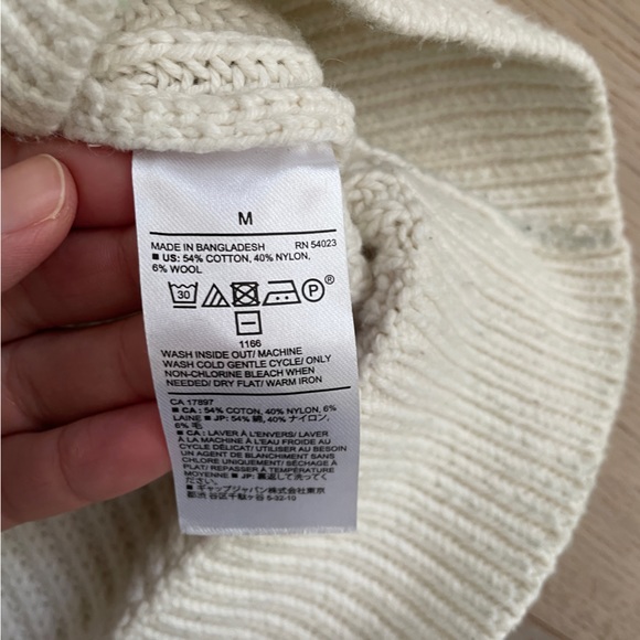 Banana Republic Sweater - Picture 3 of 5